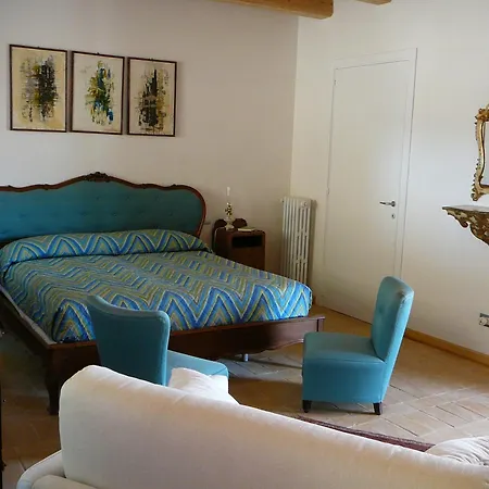 乡村民宿 阿飞塔卡梅尔博尔格卡波乡村民宿 Roccamontepiano